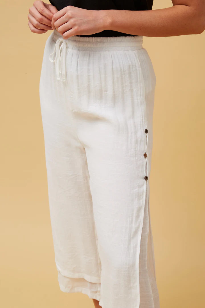 Caroline Morgan white pants